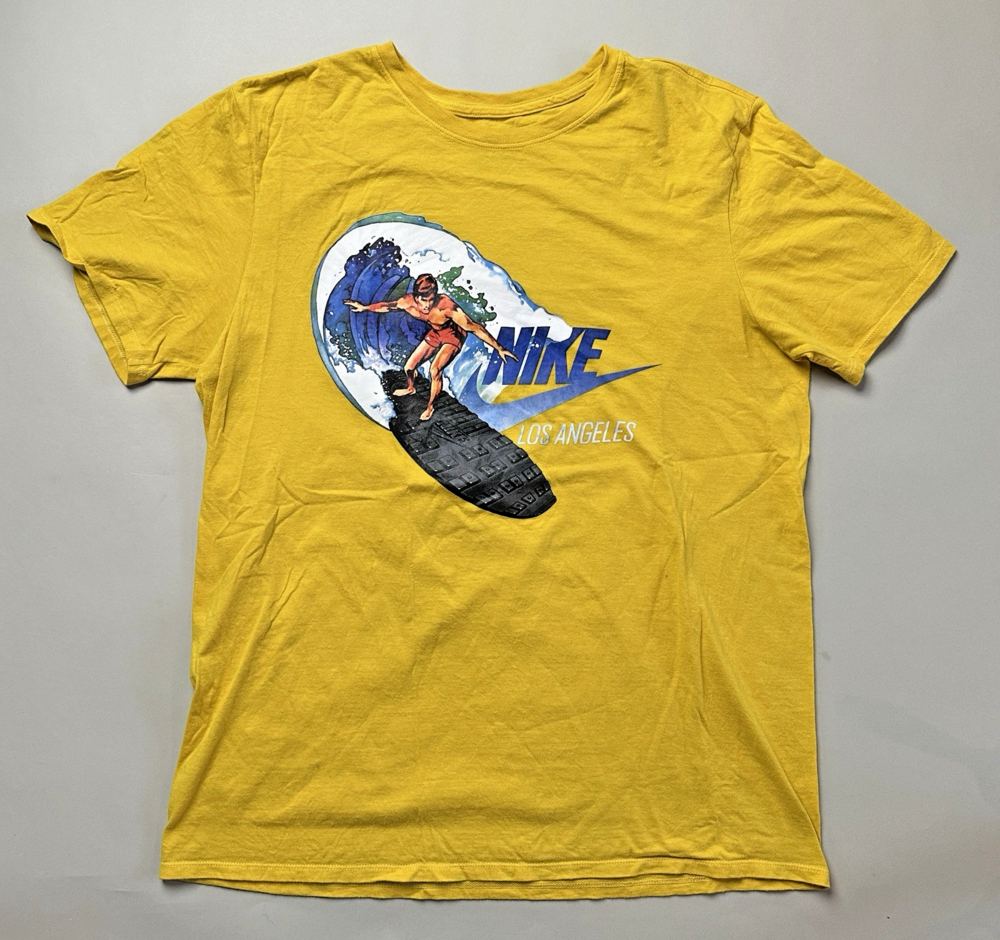 Nike Sportswear Sole Surfer Los Angeles Graphic T-shirt Yellow MEDIUM